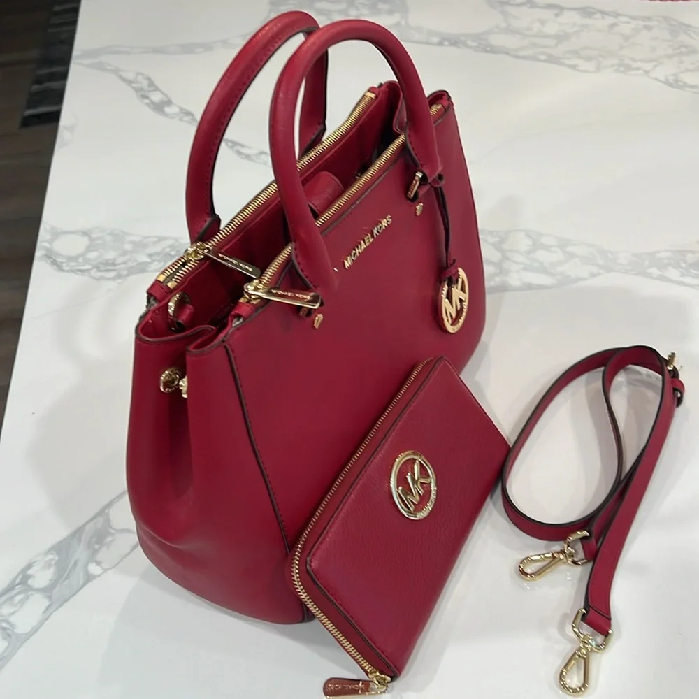 ❤️MICHAEL KORS BAG & WALLET.